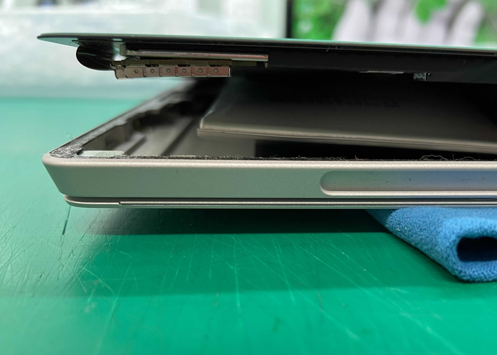 Microsoft Surface(サーフェス)のバッテリーが膨張するとどんな事が 
