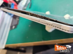 Surface　Book　バッテリー交換修理　東京