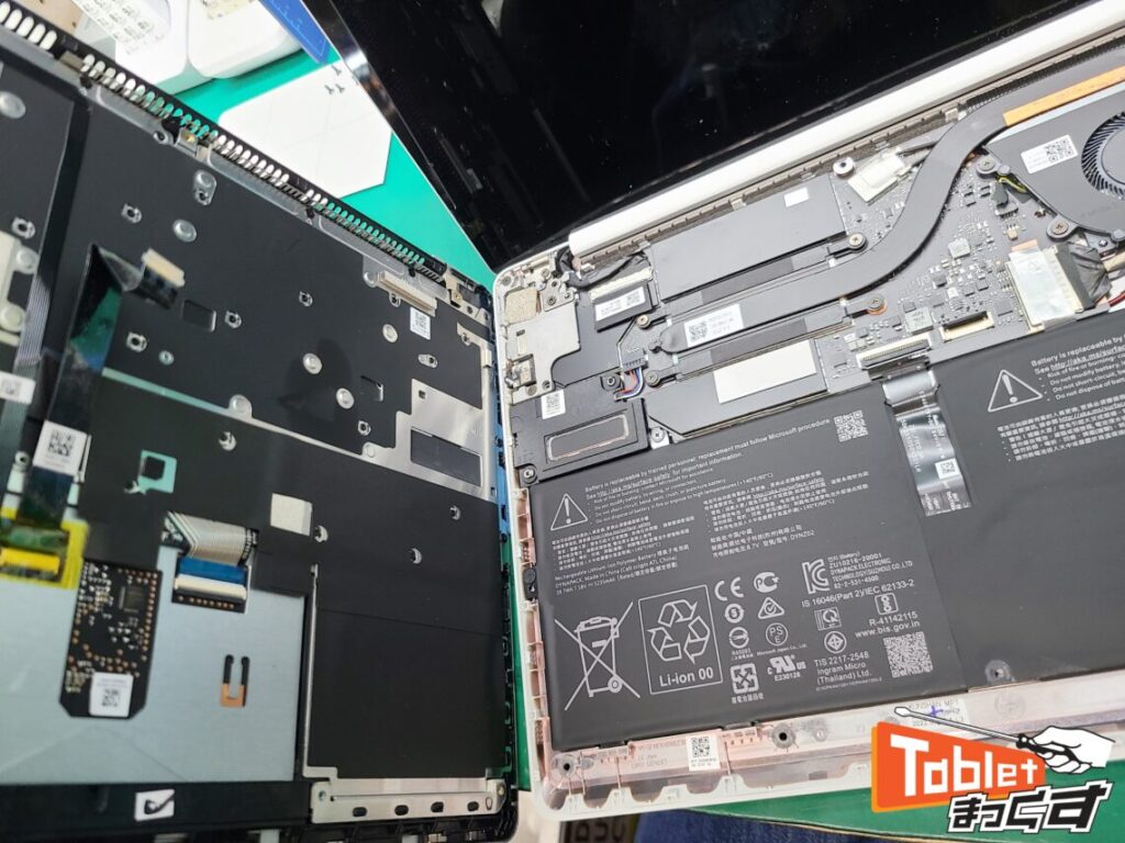 Surface Laptop Go2　表示不良修理　キーボード取り外し