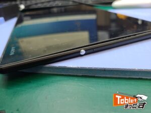 Xperia　Z4　Tablet　バッテリー交換修理　東京