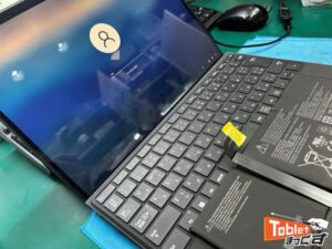 Microsoft Surface Pro8 バッテリー交換修理　大阪梅田店