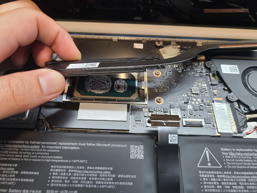 Surface Laptop Go2 液晶表示不良修理【即日画面交換
