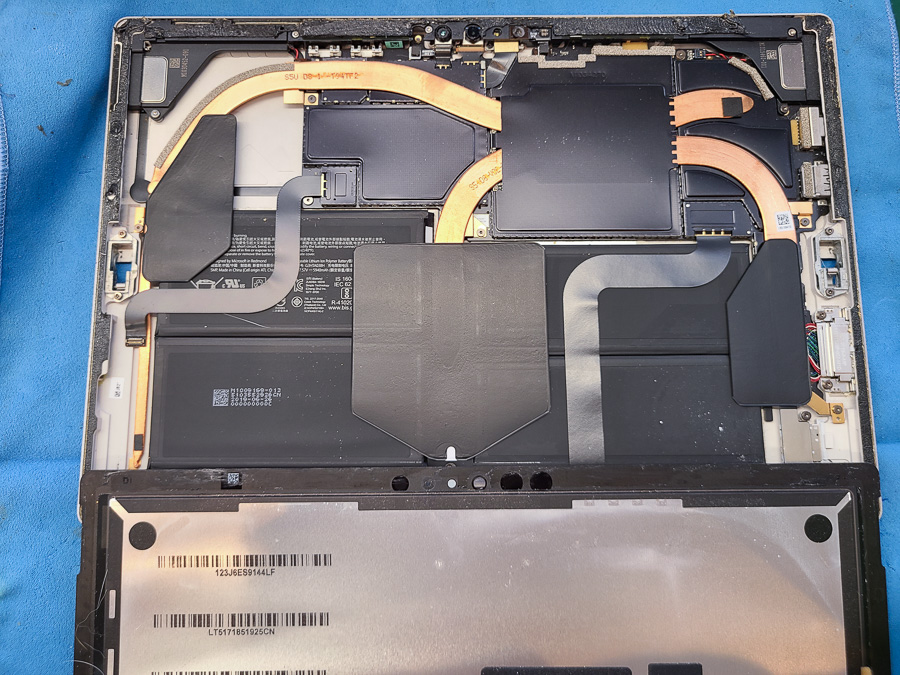 Surface Pro(第5世代) 充電ができない症状の修理【即日対応 