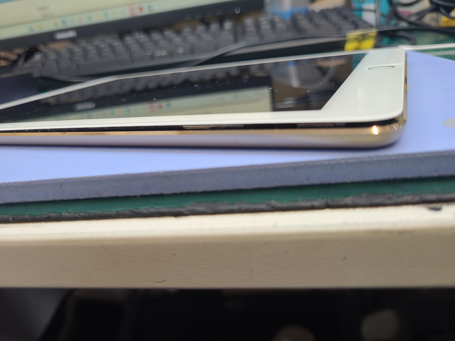 iPad Air 2 膨張バッテリー交換修理【即日対応】 - タブレット修理専門 