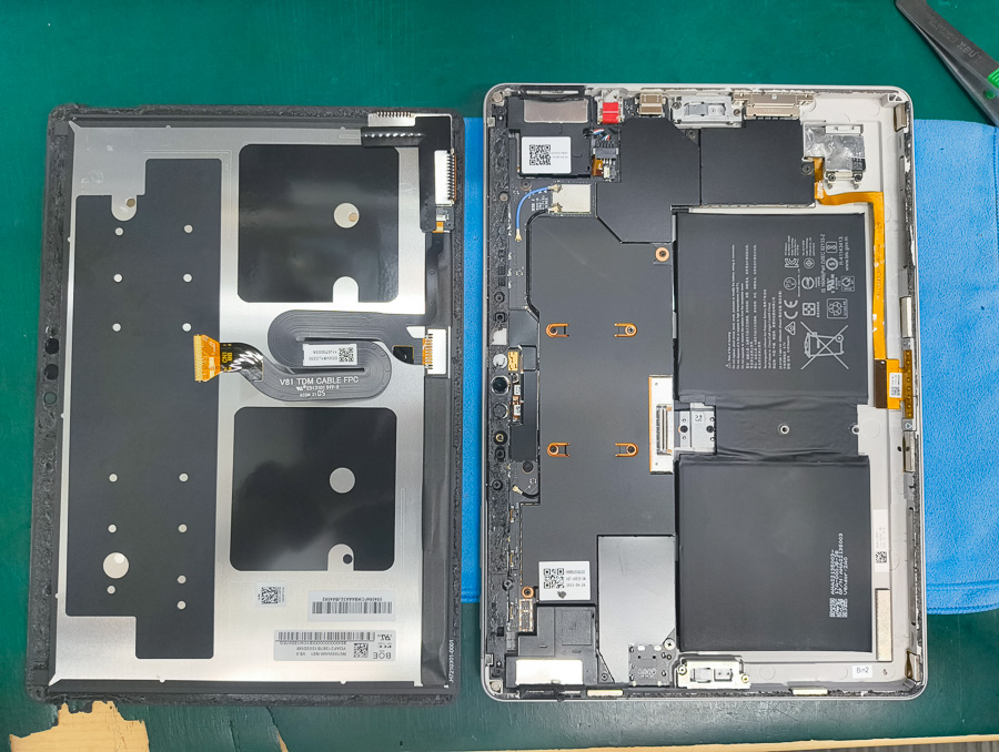 Surface Go3 充電器を抜くと電源が落ちる【即日バッテリー交換修理 