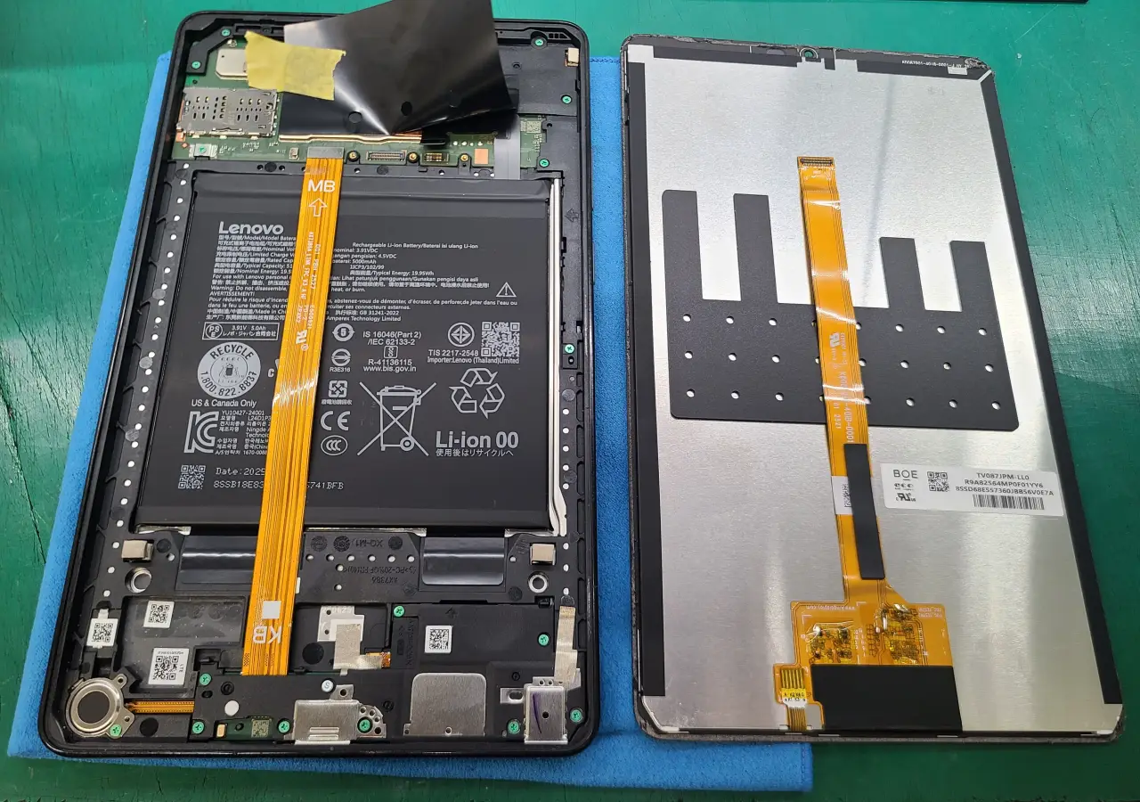 Lenovo Tab One 画面を取り外した状態