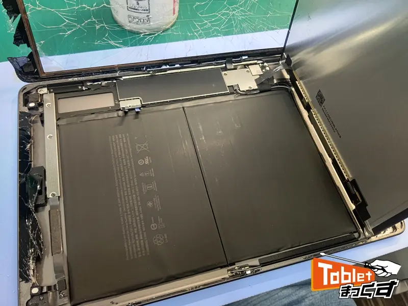iPad (第9世代) 液晶取り外し