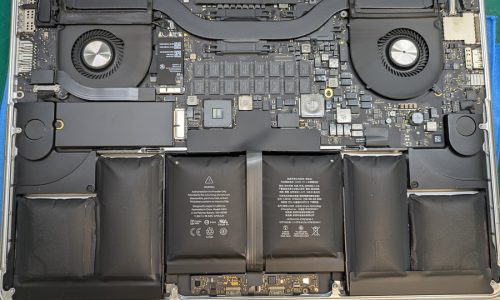 MacBook Pro (Retina) - A1398 膨張バッテリー交換修理-09