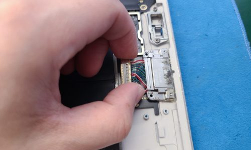 Surface Pro(第5世代) - 充電ができない症状の修理【即日対応】-17