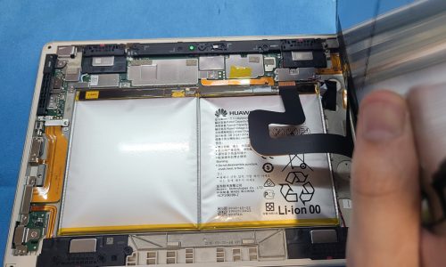 dtab d-01K 膨張バッテリー交換修理【即日対応】-10