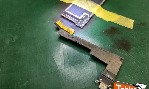 iPad Air(第4世代) 充電口パーツ取り外し