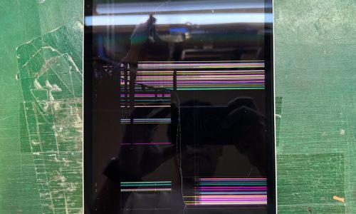 iPad Pro 11インチ（第3世代） 液晶が割れて画面が映らない【即日画面交換修理】-7